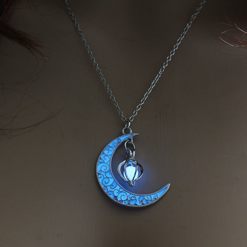 Glowing Pendant Chain Necklace