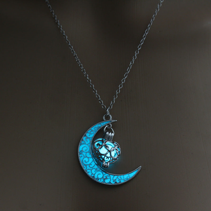 Glowing Pendant Chain Necklace