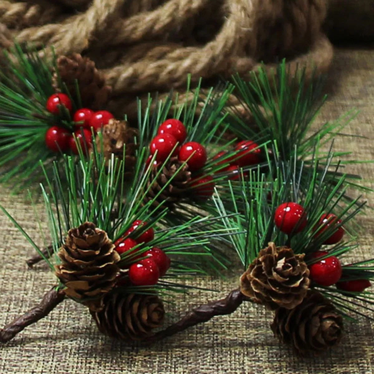 10PCS Artificial Pine Cones with Red Berries & Greenery Stems – Christmas Table, Wreath & DIY Holiday Decorations