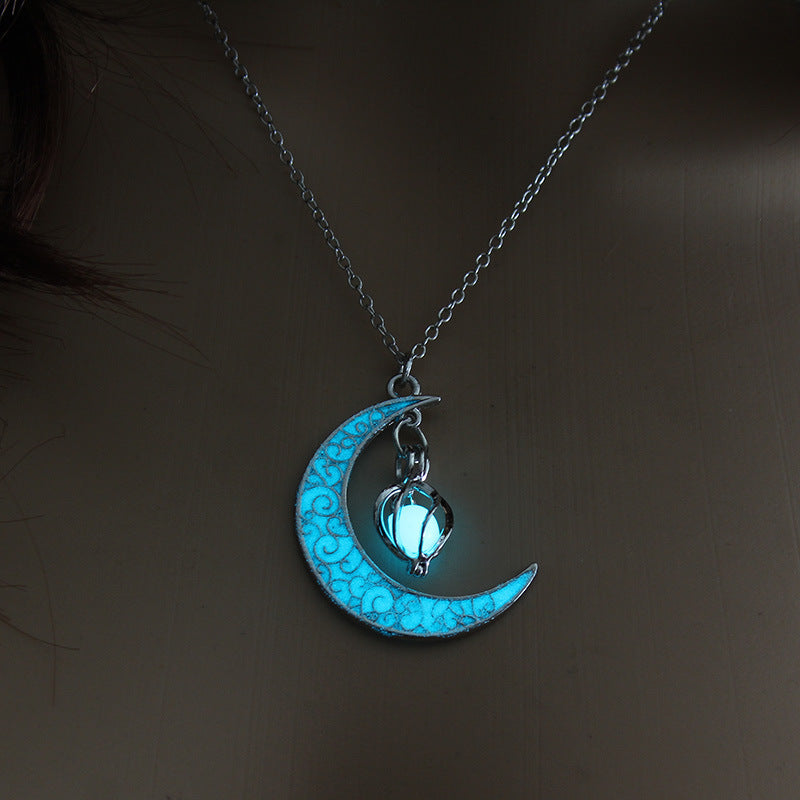 Glowing Pendant Chain Necklace