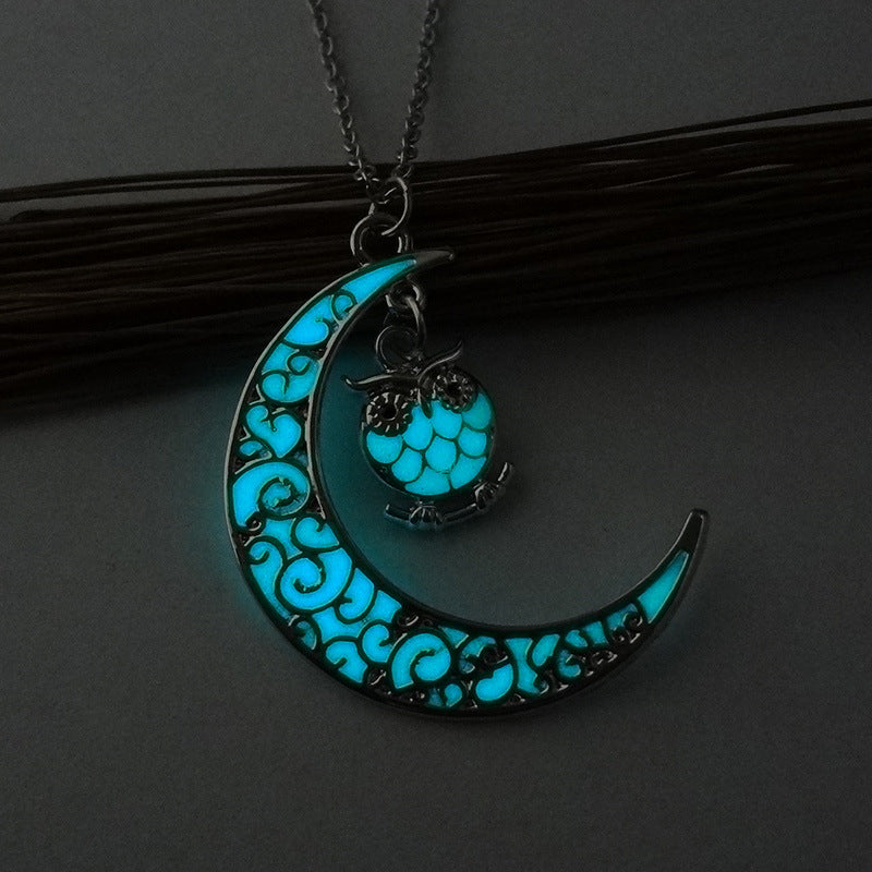 Glowing Pendant Chain Necklace
