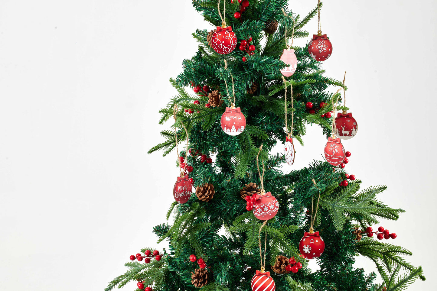 Red Christmas Ornaments Set – Festive Baubles for Holiday Tree Decoration