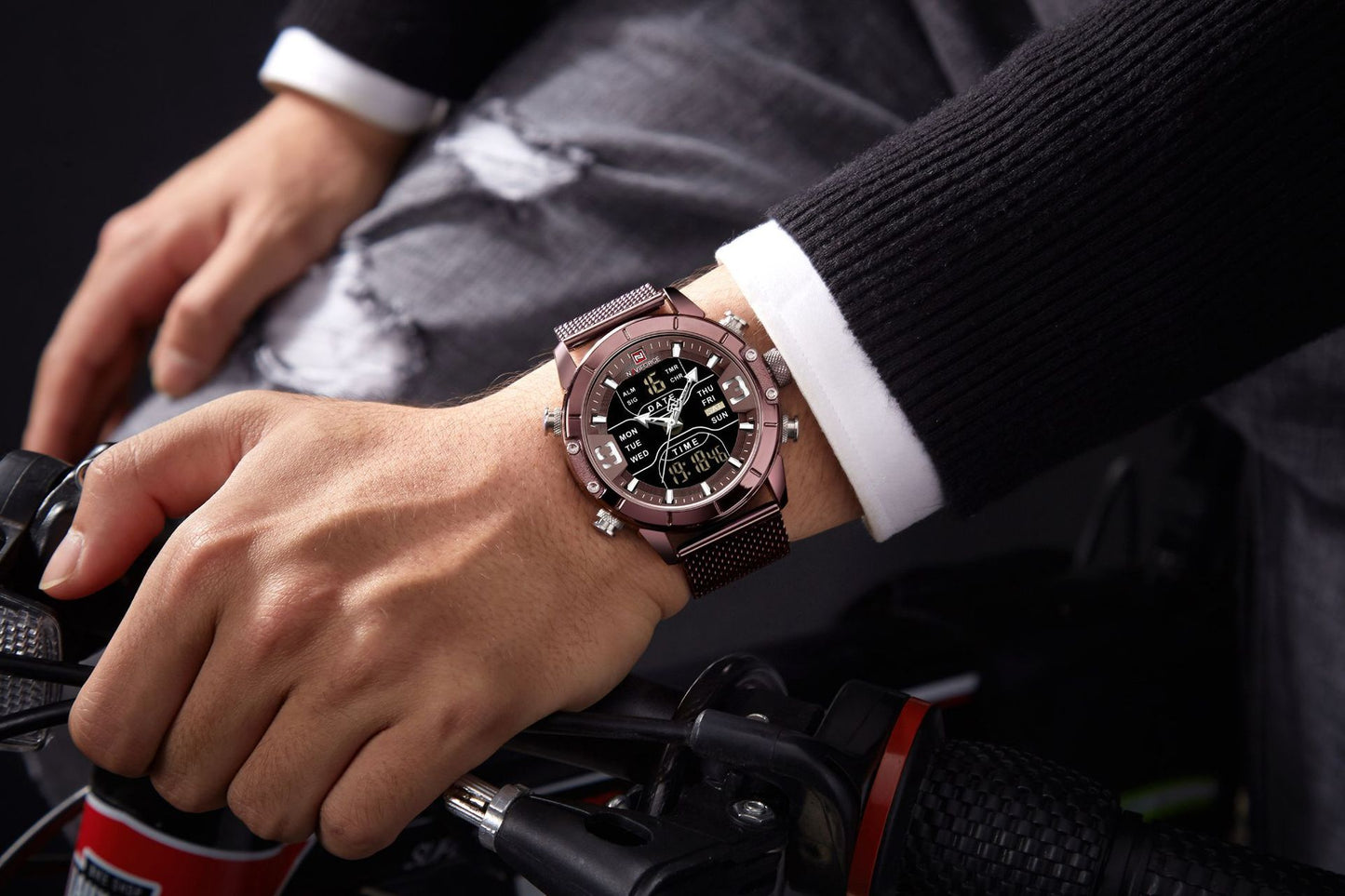 Sporty Men's Quartz Watch with Stainless Steel Strap