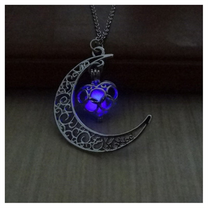 Glowing Pendant Chain Necklace