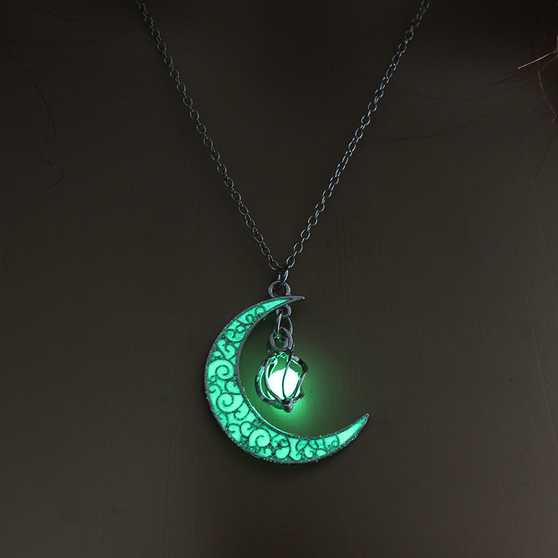 Glowing Pendant Chain Necklace
