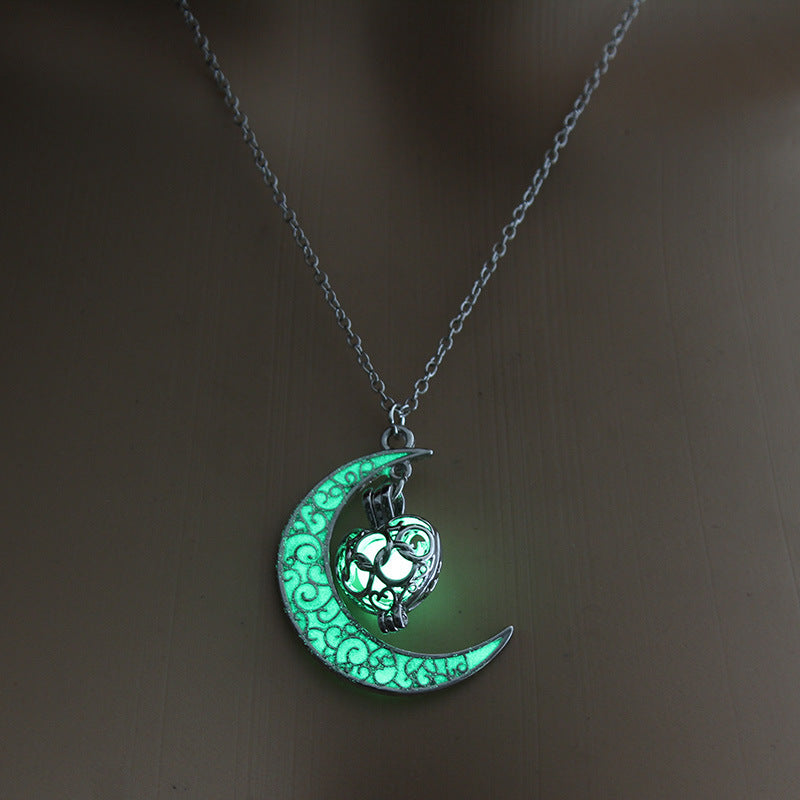 Glowing Pendant Chain Necklace